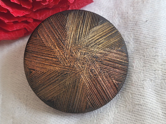 Imposant bouton  vintage à pied strié cuivré  épais lourd  3,4 cm D8T