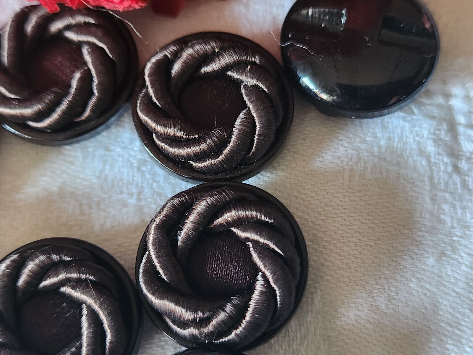 lot 6 boutons anciens vintage passementerie marron pied 1,9 cm ref 5669