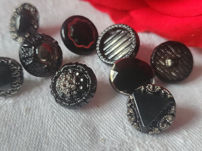 Lot 10 boutons anciens en verre argenté panaché 1,1 à 1,4 cm ref 2147