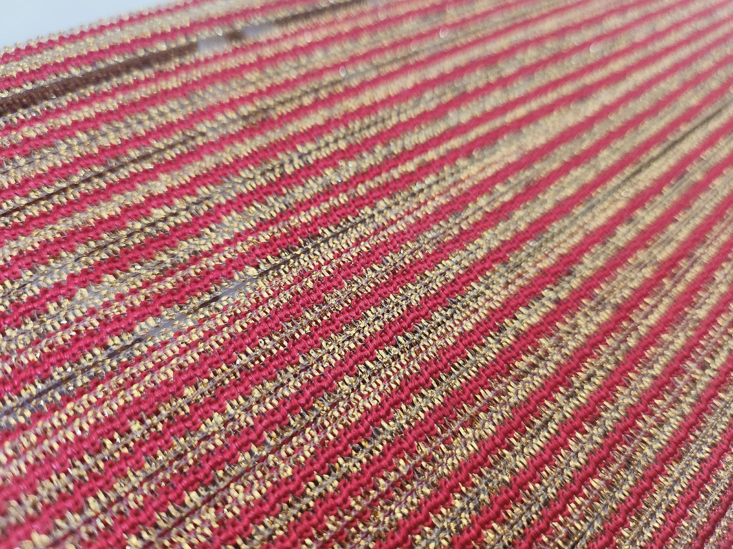 Galon vintage doré rouge fin fil doré metal? 5 métres sur 0,5 cm B9