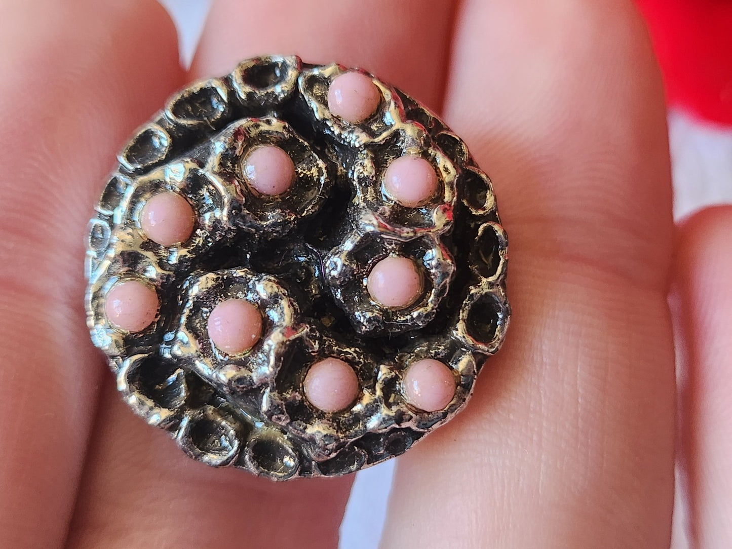Gros bouton en résine argenté perle  rose  vintage pied 2,5 cm D11B