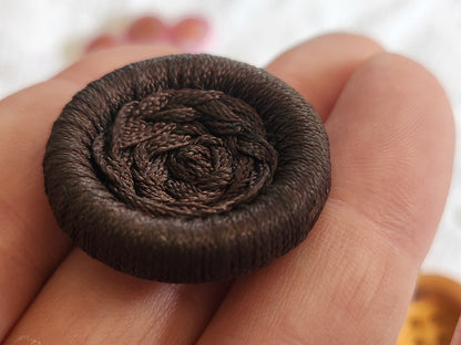 Gros bouton vintage ancien passementerie marron 3 cm ref 1747
