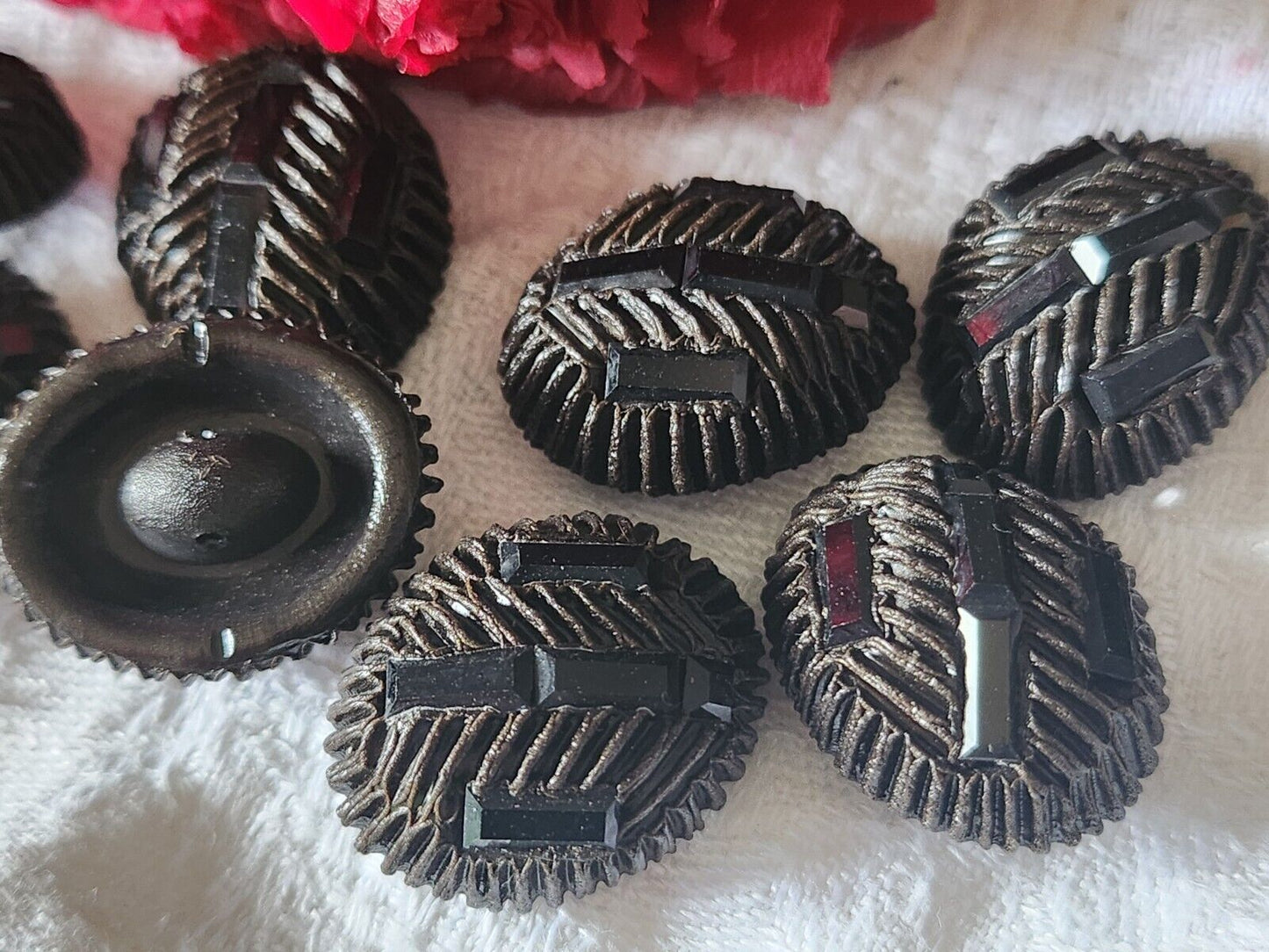 Lot 6 boutons vintage parurier resine strass 1,8 sur 2,2 cm ref 4743