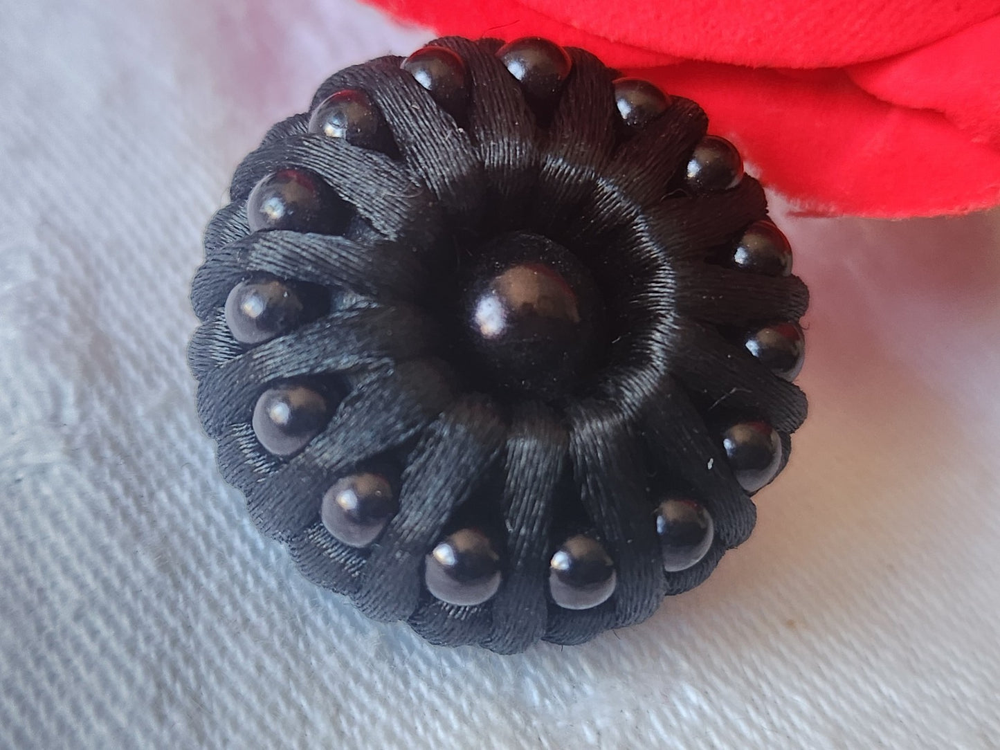 Superbe bouton ancien passementerie perlé noir vintage couturier 2,6 cm  ref 497