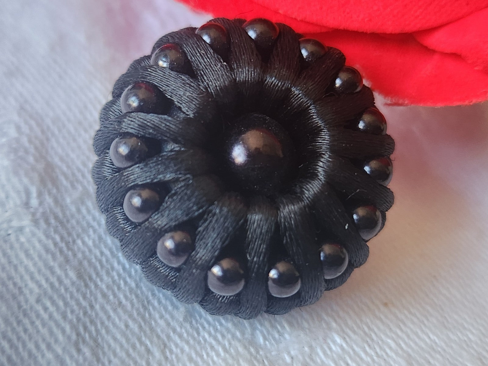 Superbe bouton ancien passementerie perlé noir vintage couturier 2,6 cm  ref 497