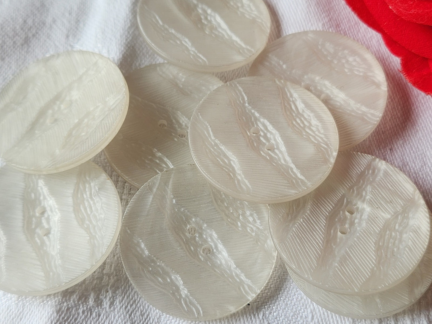 Lot 6 très gros boutons vintage effet  blanc texturé mat 3,5 cm ref 3560