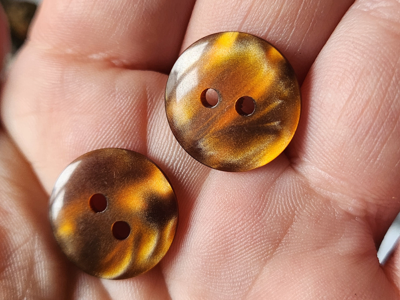 Lot 28 boutons vintage marron style iminacre  1,8 cm ref 1431