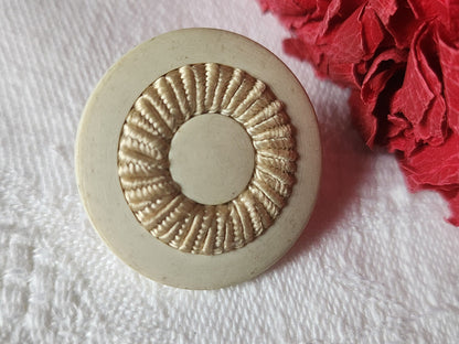Bouton vintage coeur en passementerie  2,5 cm D10C