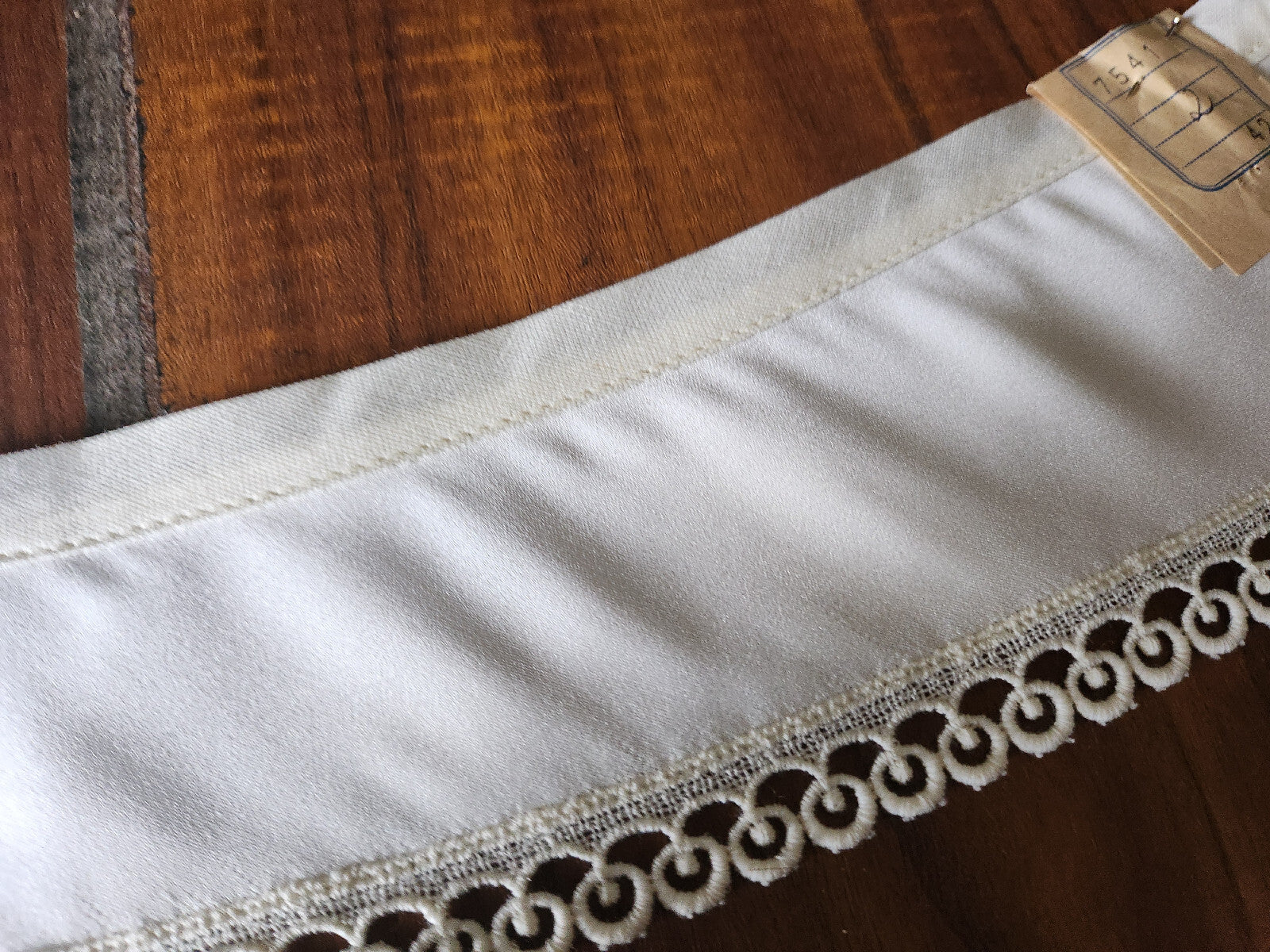 Ancien  col tissu satiné  dentelle  vintage  B1-72