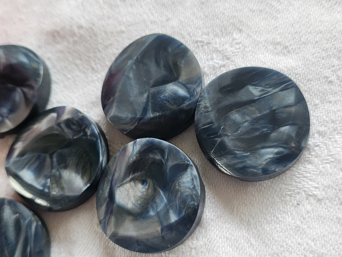 Lot 6 gros boutons vintage bleu moucheté pied plat épais 2,6 cm ref 2499