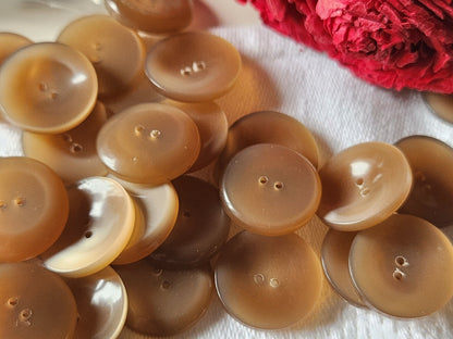 Lot 20 boutons vintage  marron lumineux 1,7 cm à trous  ref 2512