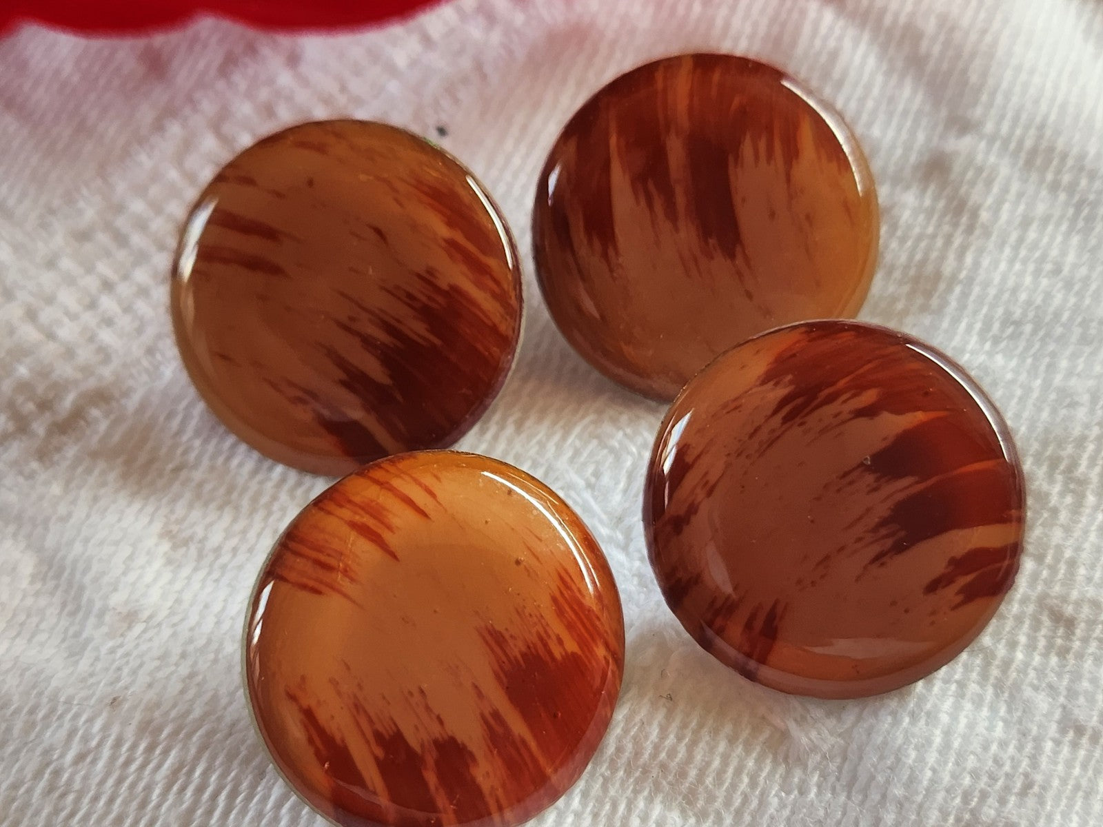 Lot 4  boutons vintage monture métal ocre orangé 1,8 cm ref 2045