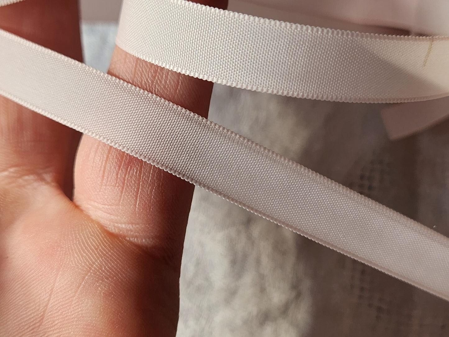 Ruban fin ancien nylon rose 10 mètres sur 1 cm modiste mercerie B5 n°15