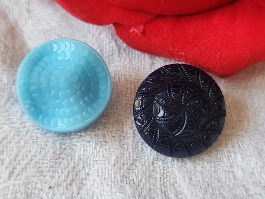 Duo boutons anciens en verre bleu collection  1,7 cm D17P
