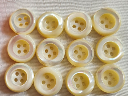 Lot  12 boutons anciens en nacre blanc épais bord 1,7 cm lourd ref  6352