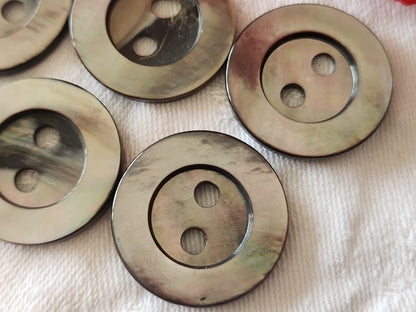 Lot 6 boutons anciens en nacre gris large passant gros 2,5 cm ref 3964