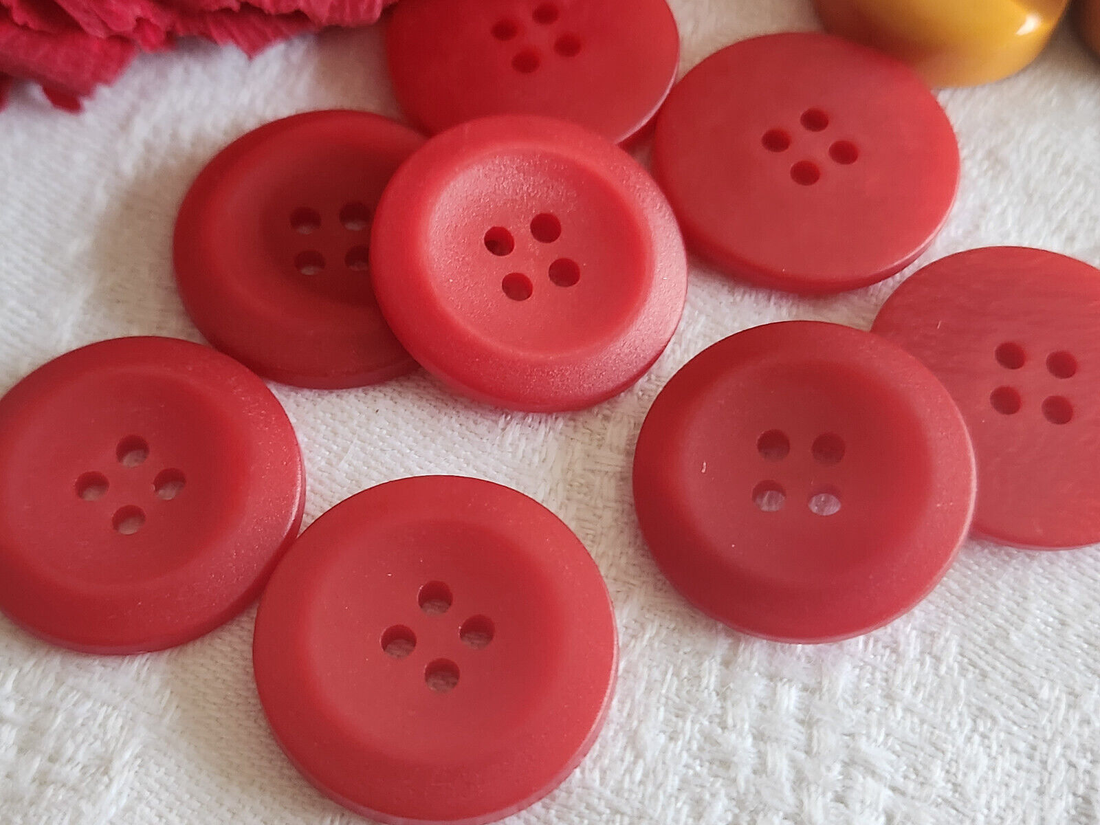 Lot 15 boutons vintage rouge mat diamètre 2,3 cm ref 3234