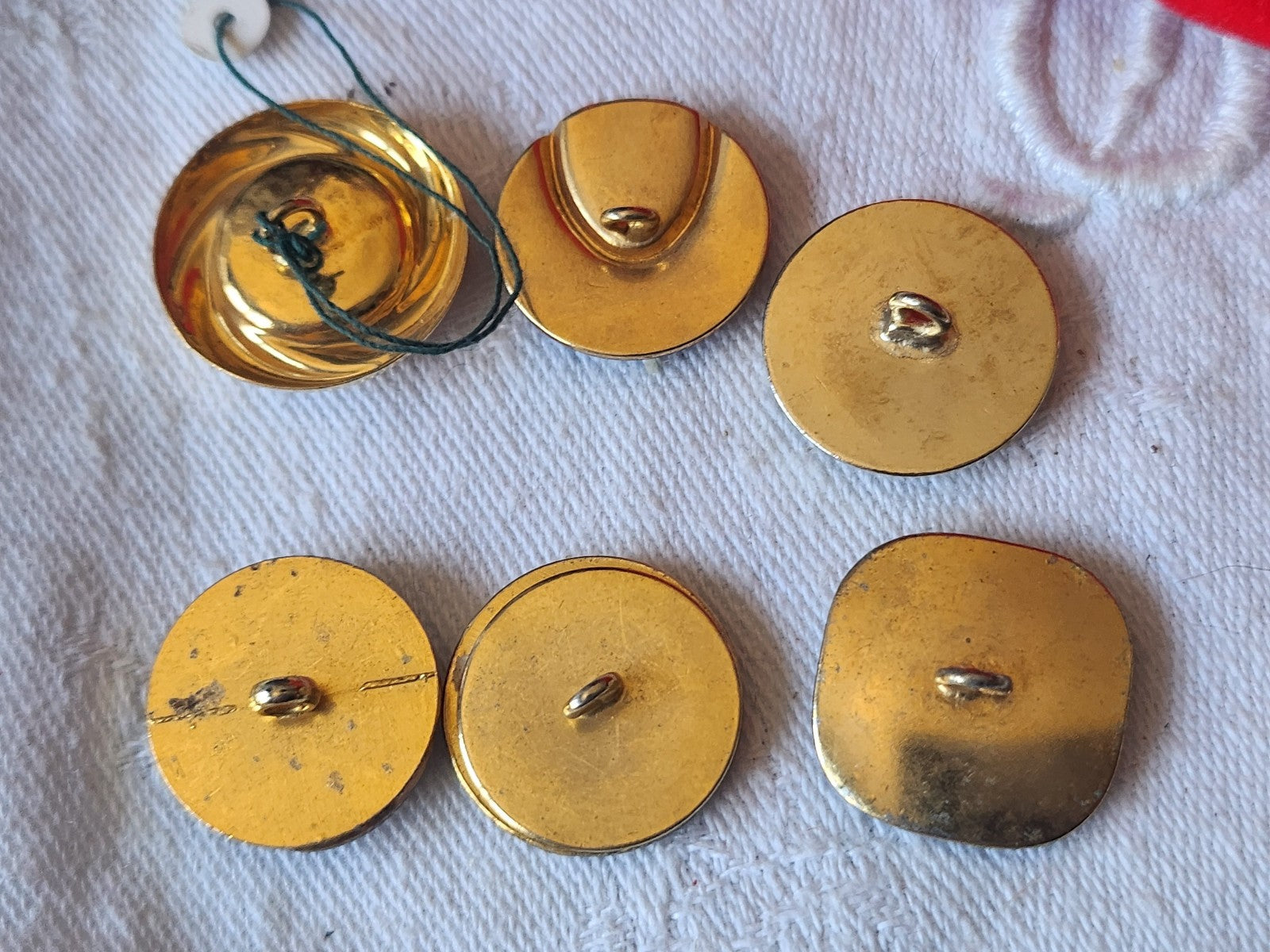 Lot 6 boutons vintage en métal panaché ton marron 1,8 à 2 cm  ref 652