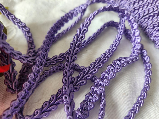 Galon vintage violet satiné lumineux 3 métres sur 0,7/0,8 cm A3