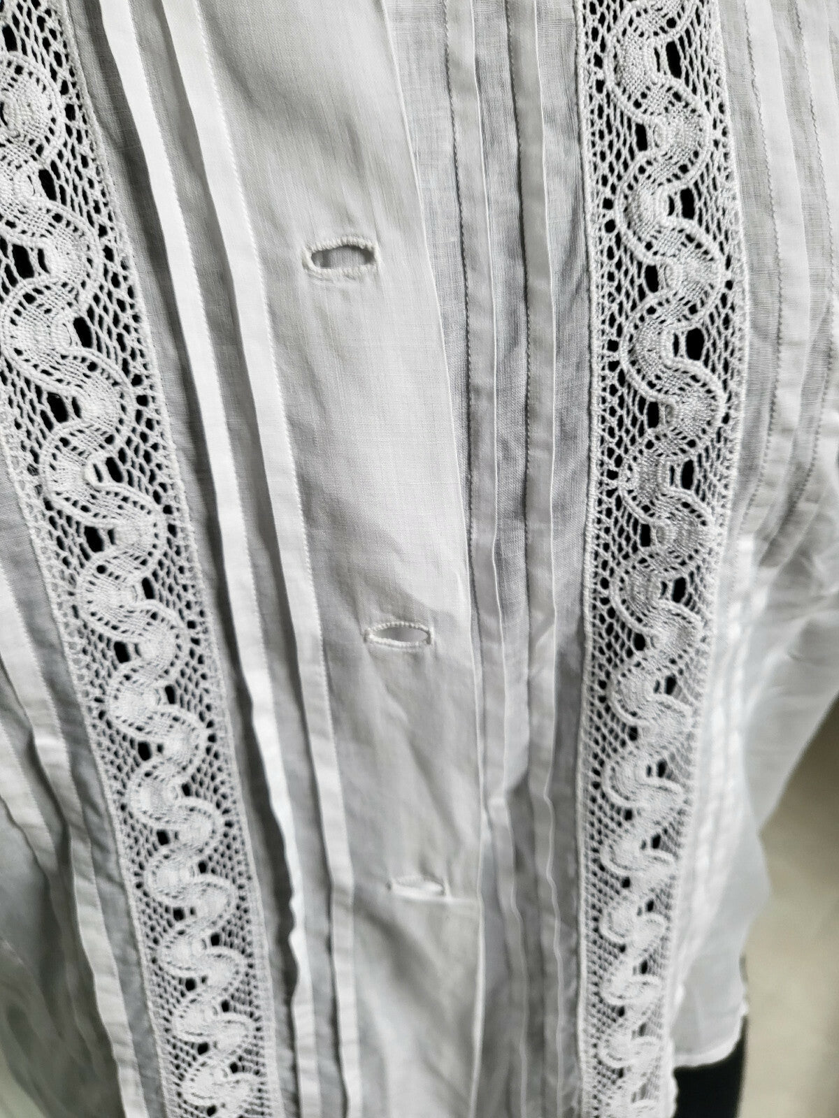 Chemisier vintage très fin dentelle plis religieux taille 38? B1