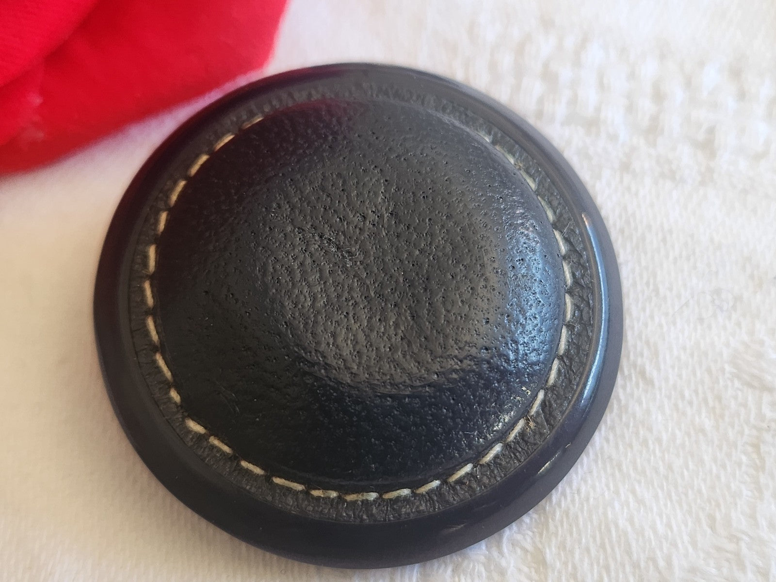 Collection gros bouton coeur cuir bleu monture resine 3,7 cm ref 2858