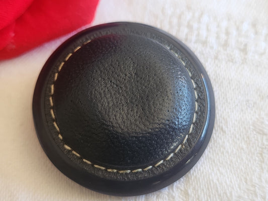 Collection gros bouton coeur cuir bleu monture resine 3,7 cm ref 2858