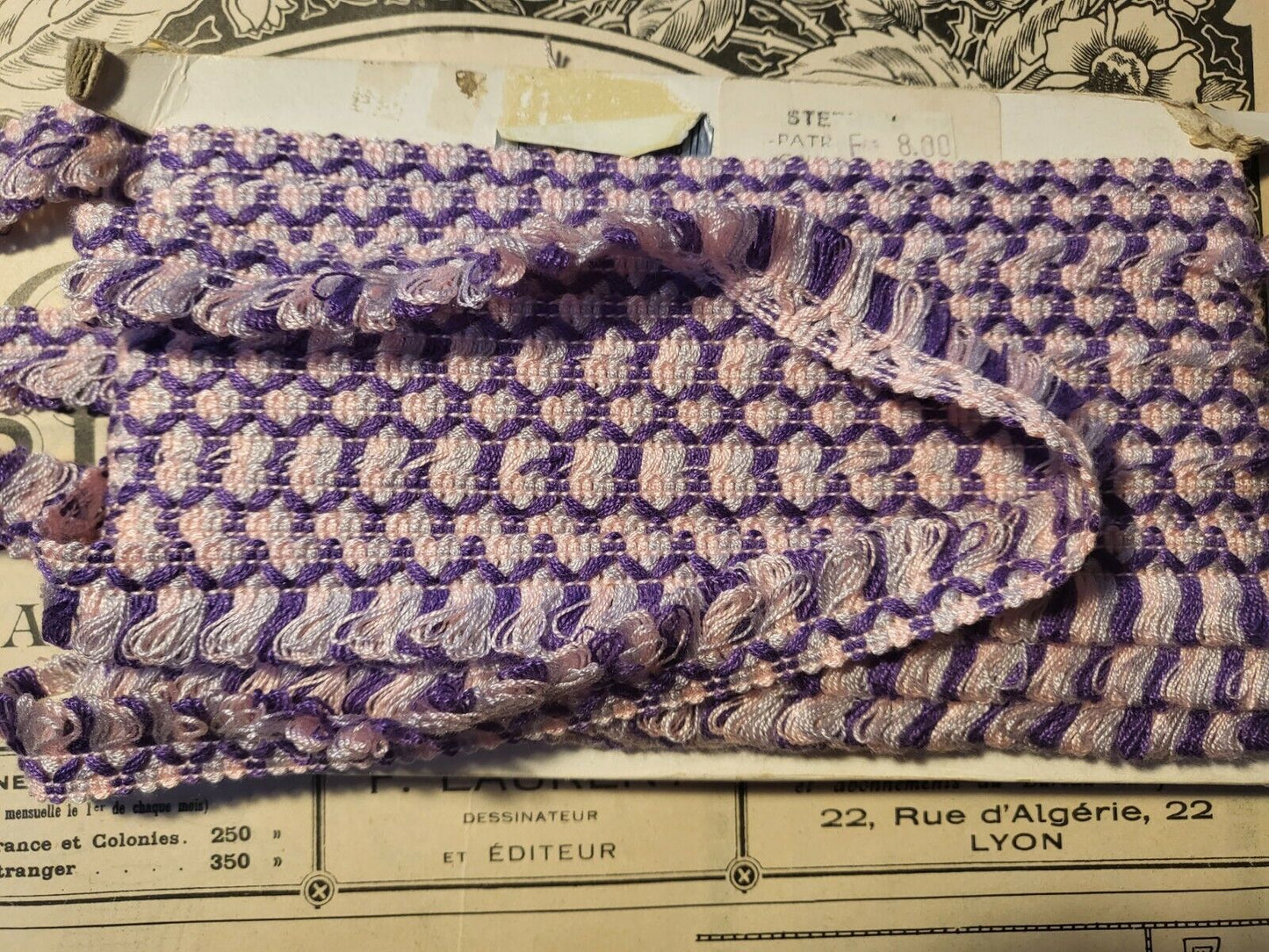 Galon vintage à frange rose lilas violet plutôt fin 13 mètres sur 1,8 cm A1