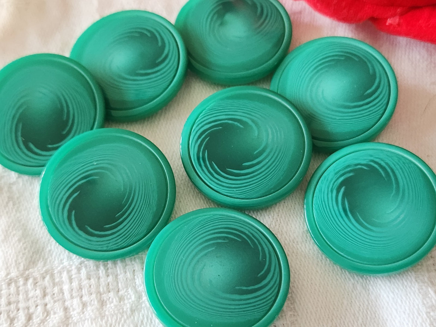 Lot 8 gros boutons vintage camaieu vert pied 2,6 cm ref 5981