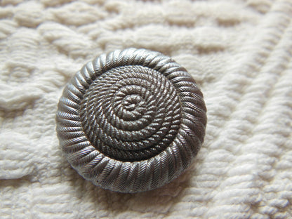 Bouton ancien en verre gris satiné argenté spirale  diamètre 2,2 cm G15A