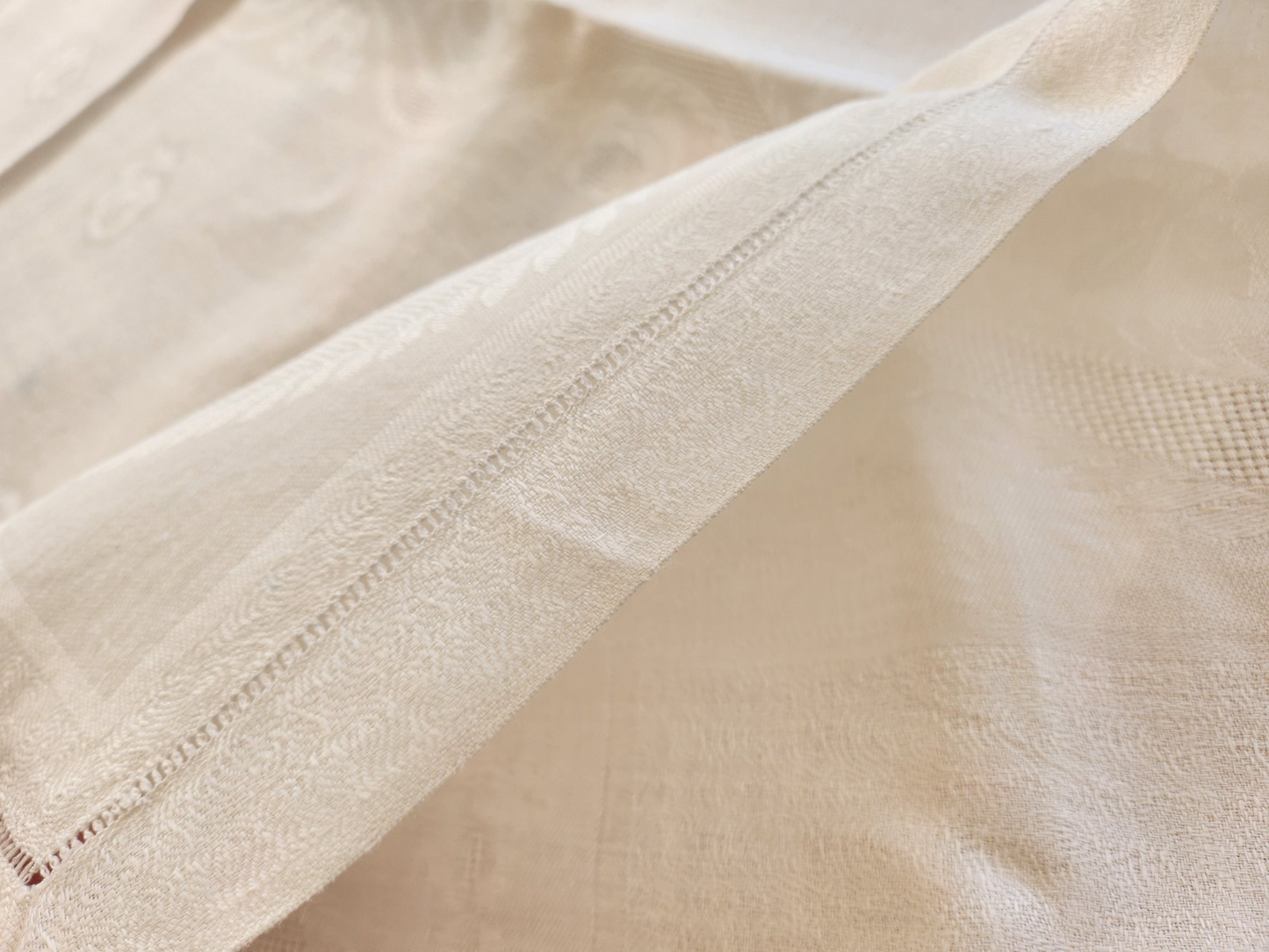 Ancienne nappe double monogramme H JK? sans doute jamais utilisé B6