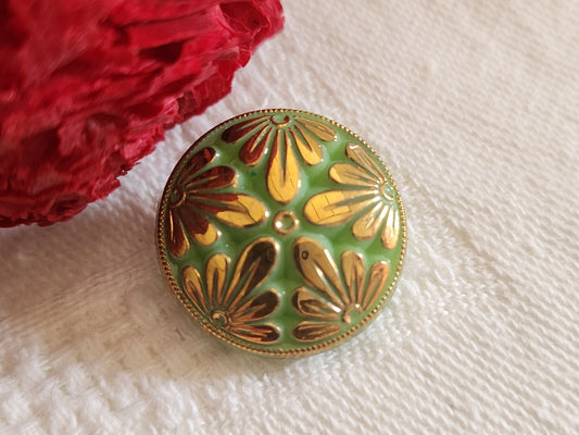 Bouton vintage en verre motif doré  vert relief 1,7 cm G16C