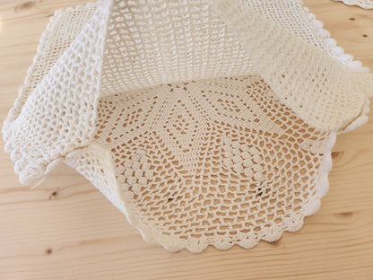 Lot deux anciennes taies d'oreillers main crème crochet superbes B6