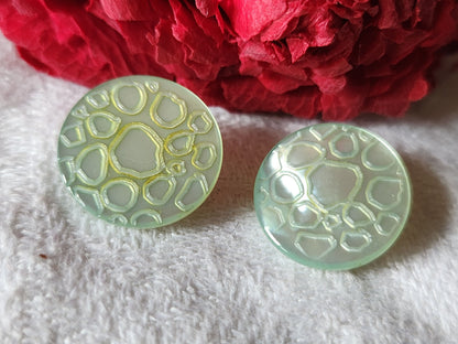 Duo boutons anciens en nacre vert alveole 1,5 cm D13L