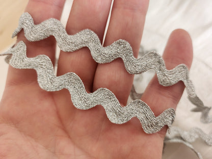 Serpentine ancienne dentelle galon argenté 3 mètres A2
