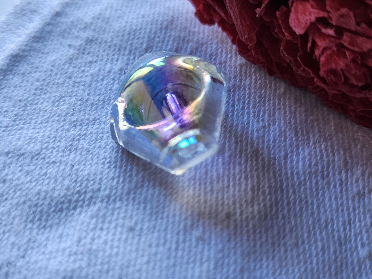 Bouton ancien en verre berlingot mordoré rose 1,8 sur 2,2 cm D12B