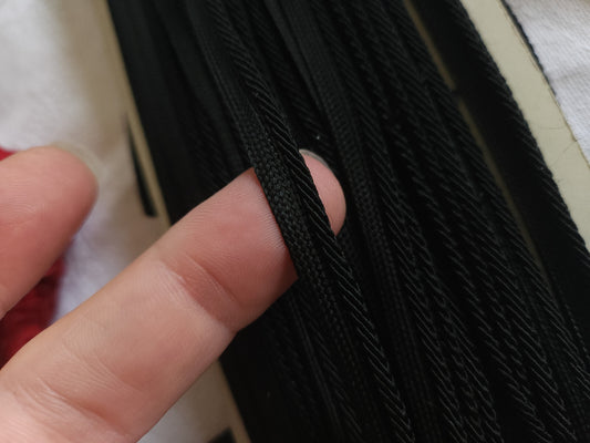 Galon vintage bordure passe poil noir satiné 5 mètres sur 0,7 cm B6