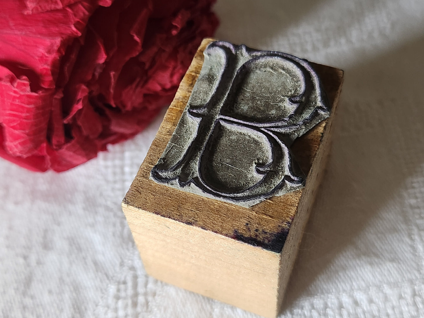 Tampon ancien monogramme B  broderie feston collection couture mercerie