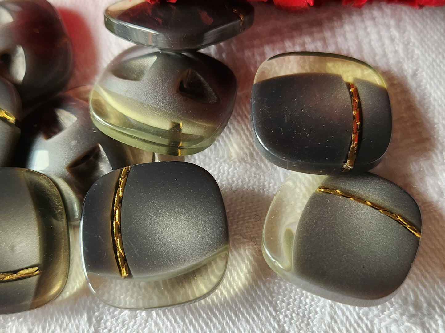 Lot 6 élégants boutons vintage inclusion gris doré pied 2  cm ref 3463