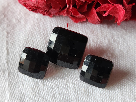 Trio boutons anciens en verre facette carré pied metal 1 et 1,4 cm G12E