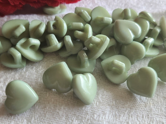 Lot 21 mini boutons vintage forme cœur idéale layette vert pied 1 cm ref 3258