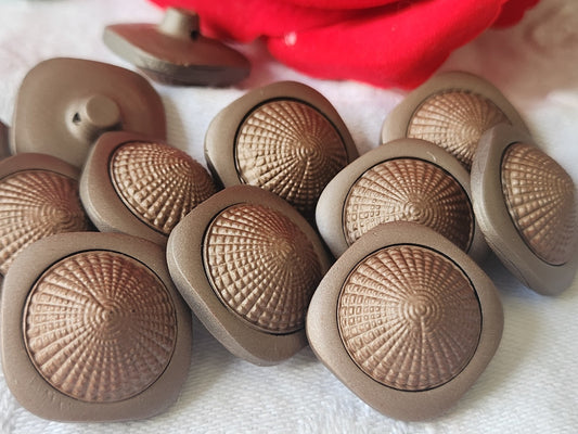 Lot 6 boutons vintage marron travaillé à pied 2 cm ref 3488 *