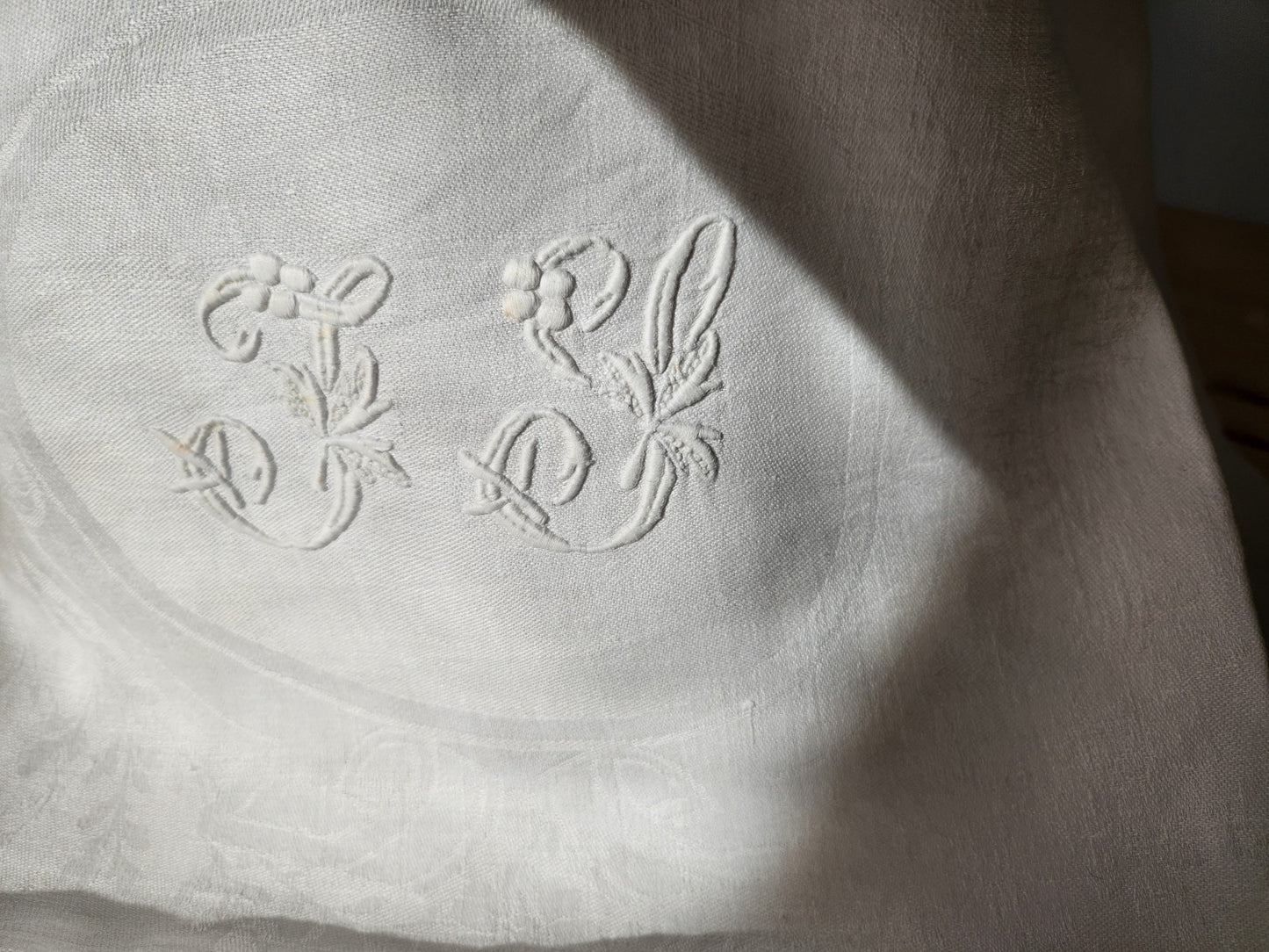 Superbe monogramme ancien IS sur serviette ancienne B8