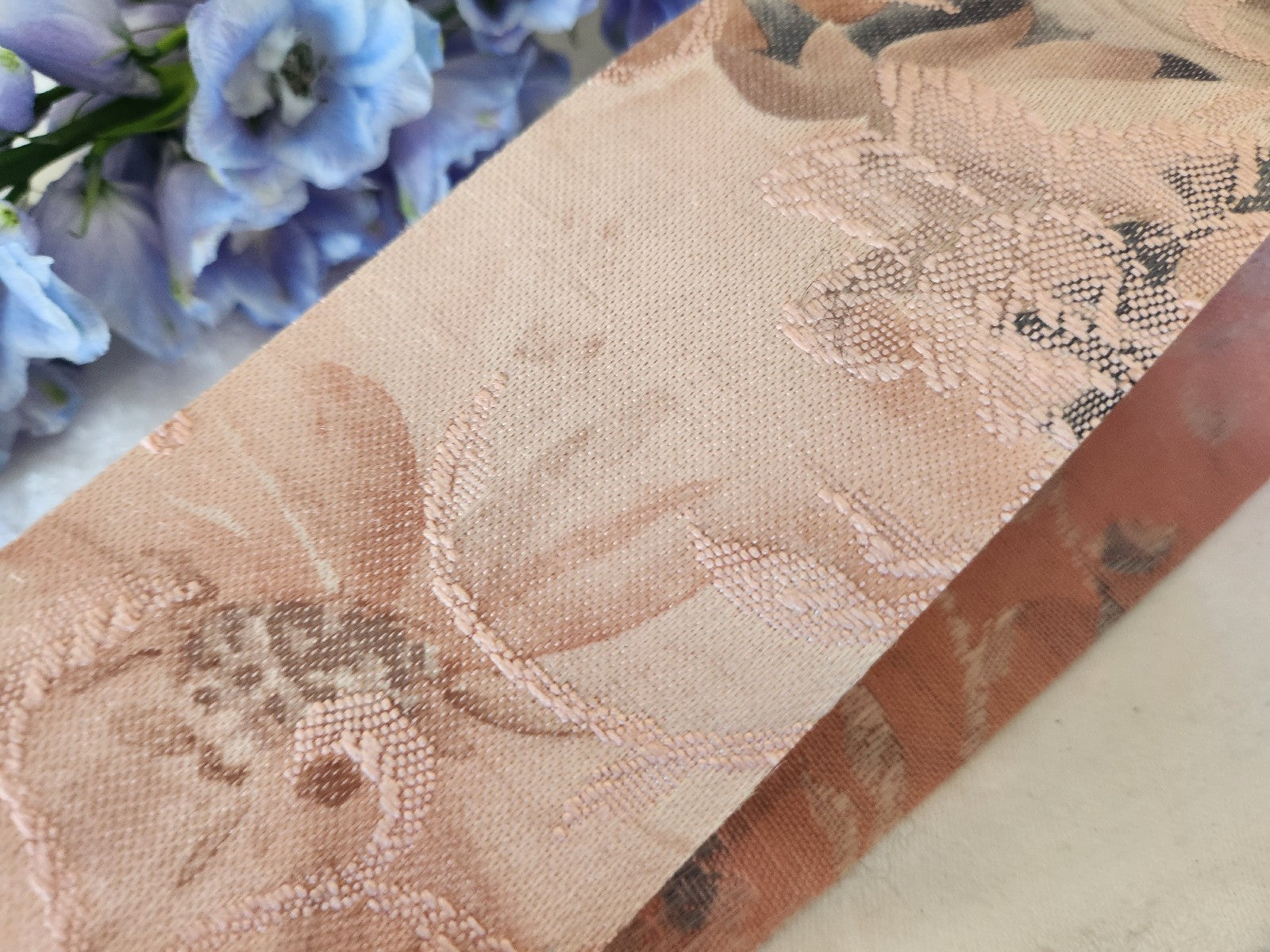 Large galon ruban vintage motif relief 6,5 cm au métre superbe A3