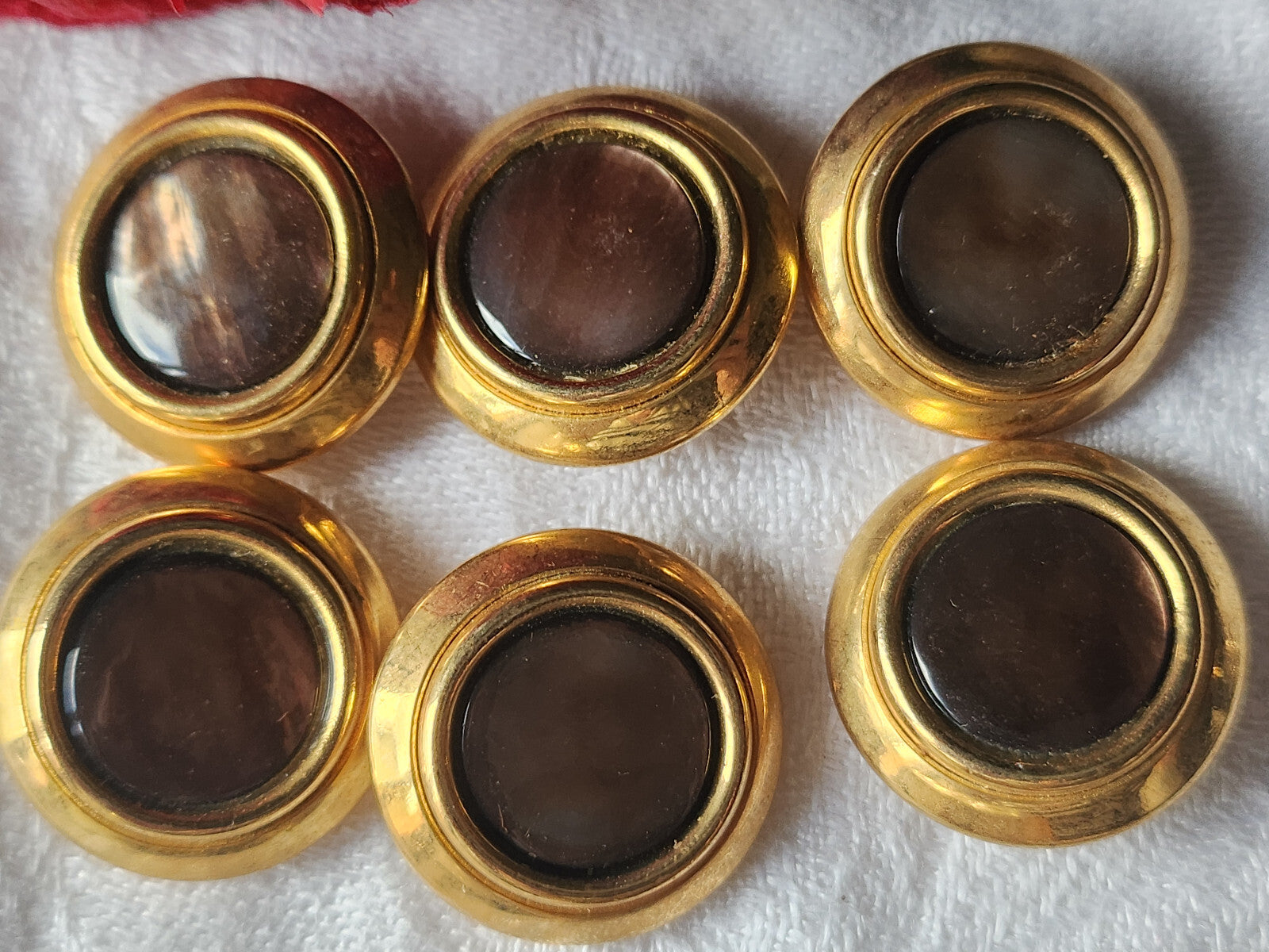 Lot 6 boutons ancien en nacre marron à pied métal doré 2,3 cm ref 1588