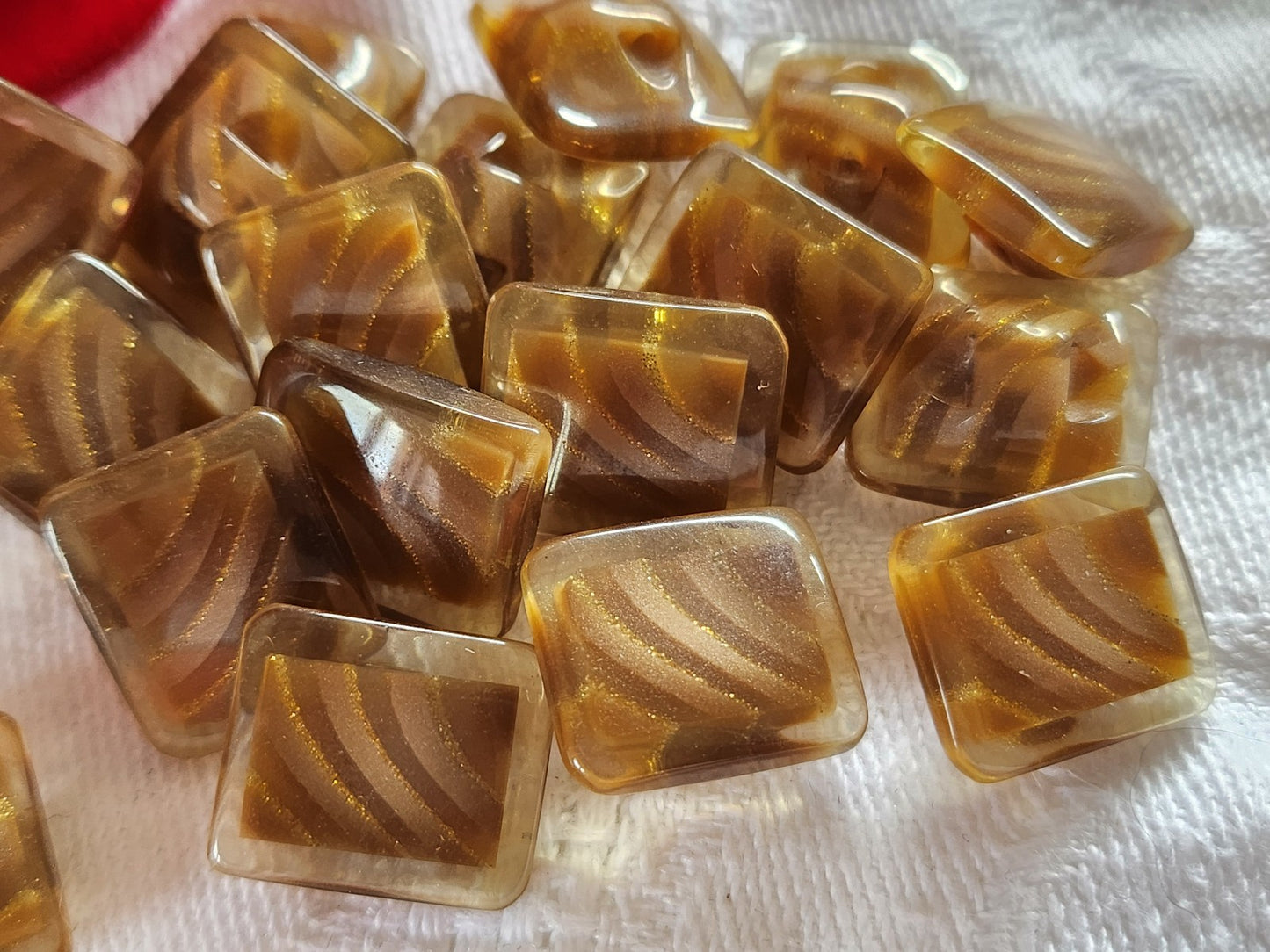 Lot 10 boutons vintage marron inclusion 1,2  sur 1,4 cm ref 2081