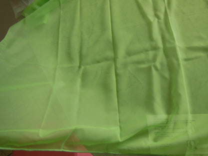 Coupon tissu pétillant  voilage vert bas plombé 78 cm sur 97 cm B3