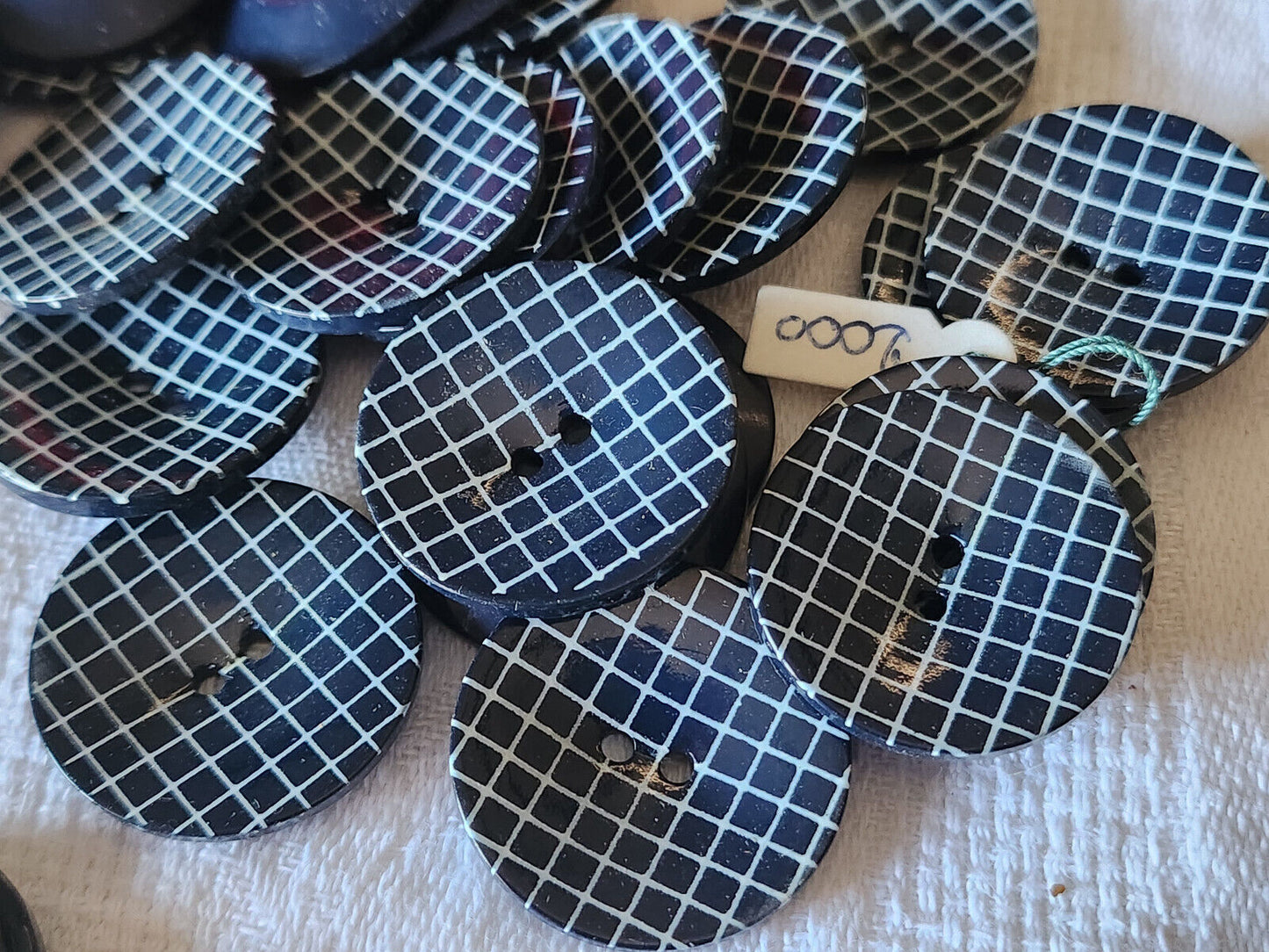 Lot 6 gros boutons vintage bleu quadrillé  2,7 cm à trous ref 3412