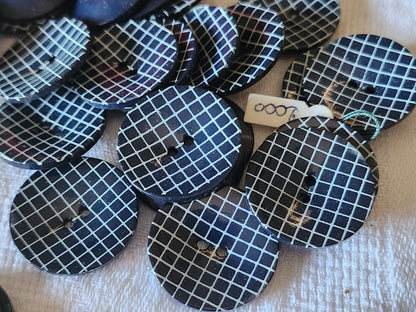 Lot 6 gros boutons vintage bleu quadrillé  2,7 cm à trous ref 3412