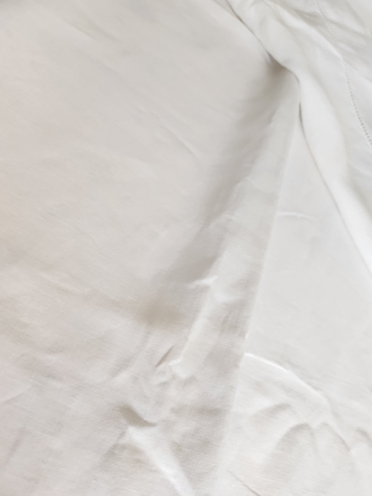 Ancien retour de drap blanc monogramme BB jour échelle découverte  B6