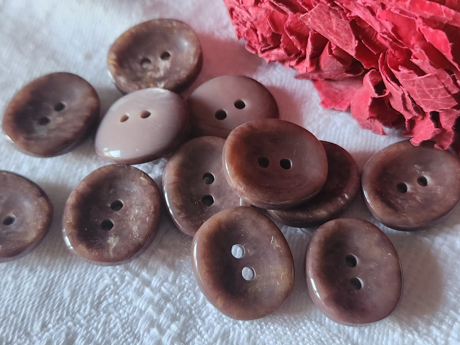 Lot 16 petits boutons vintage marron moucheté ovale  1,1 sur 1,3 cm ref 1228